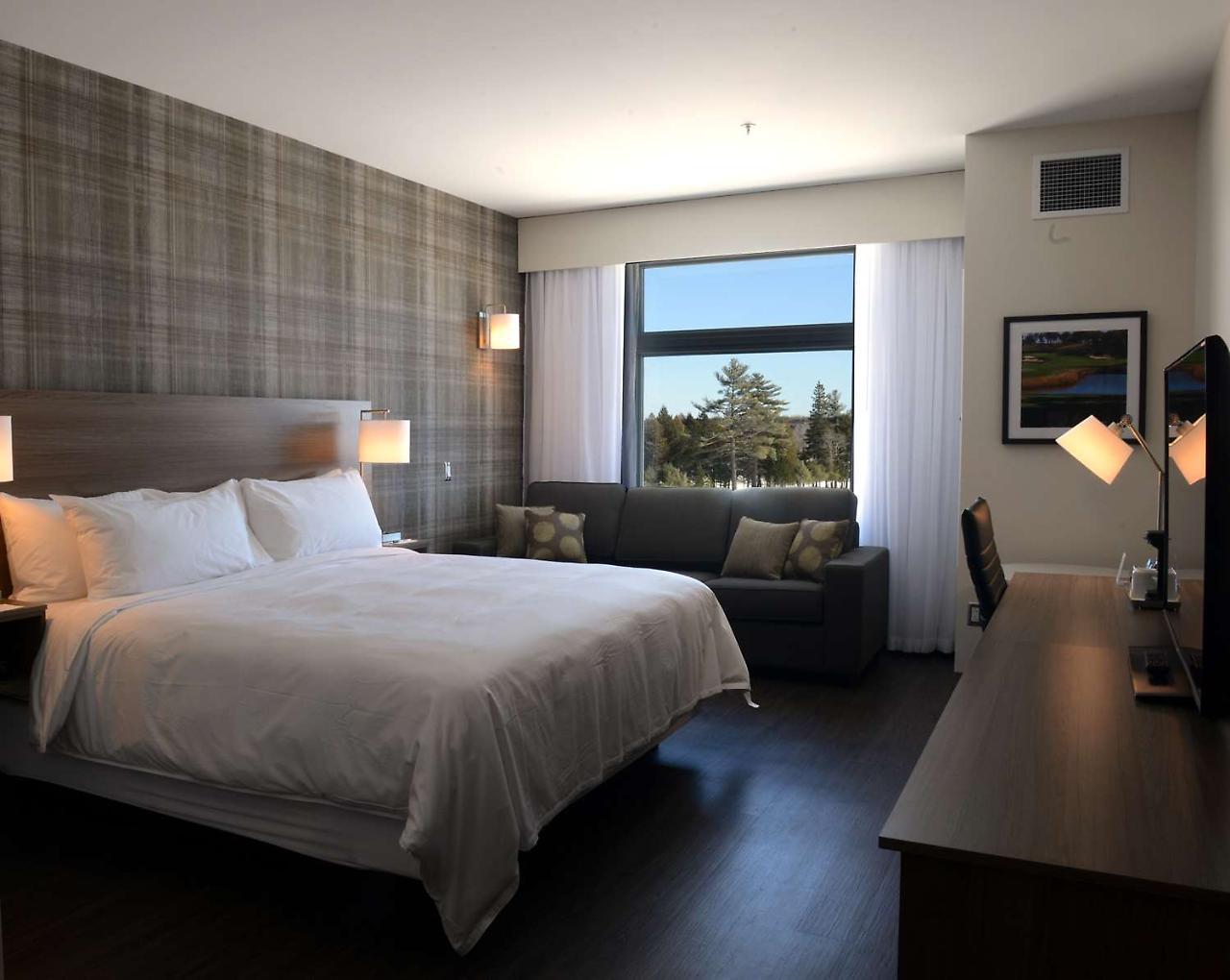 Radisson Kingswood Hotel & Suites, Фредериктон Экстерьер фото