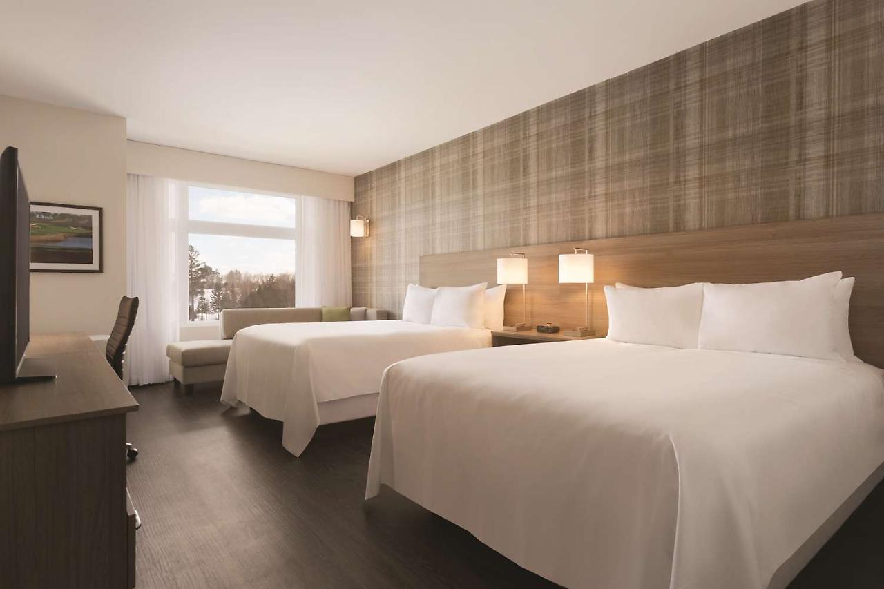 Radisson Kingswood Hotel & Suites, Фредериктон Экстерьер фото