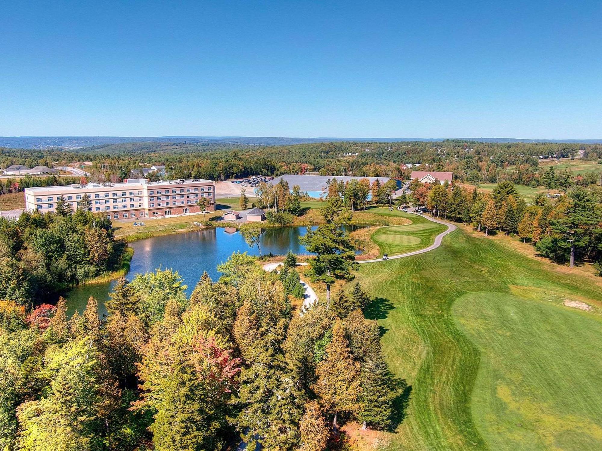 Radisson Kingswood Hotel & Suites, Фредериктон Экстерьер фото